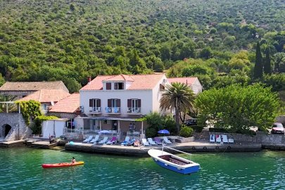 House Tereza, Zaton Bay