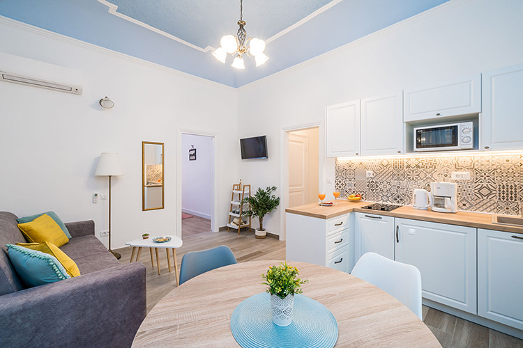 Dinning area, living room and kitchen